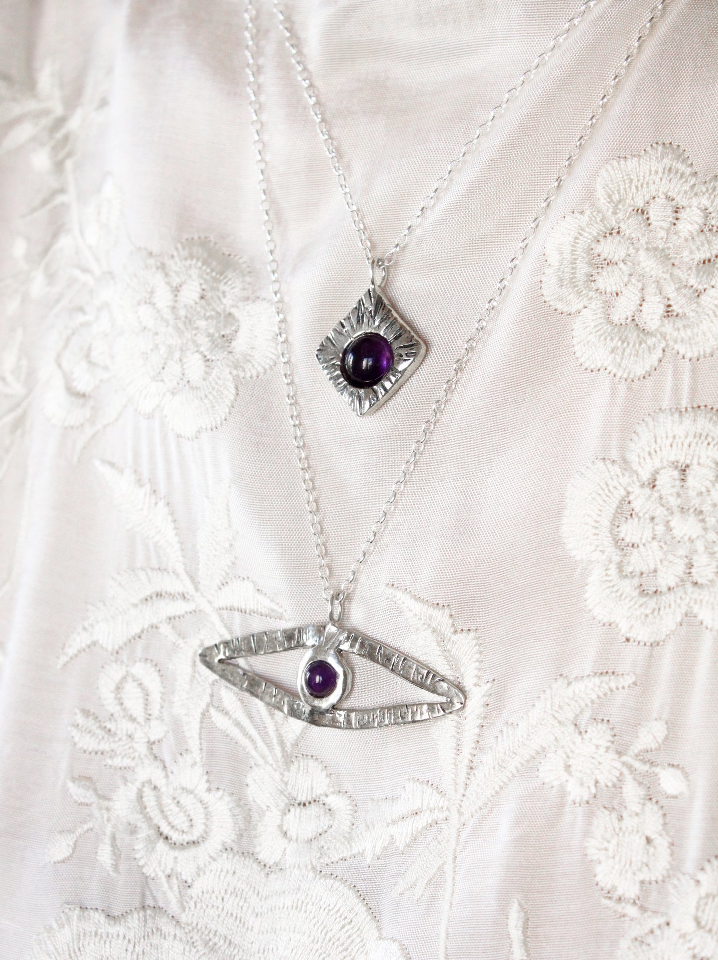Silver minimal necklace amethyst