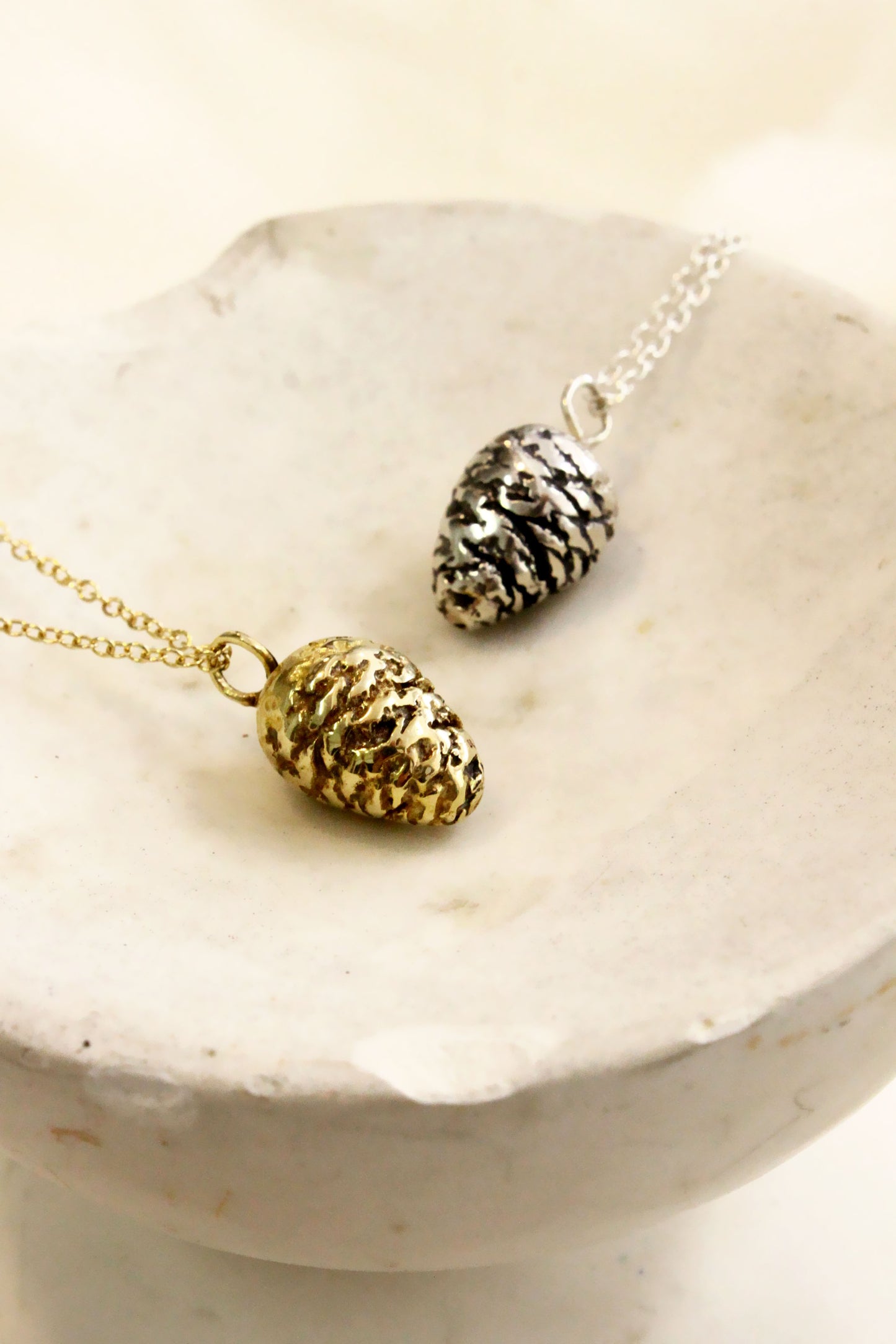 Vela Necklace Gold