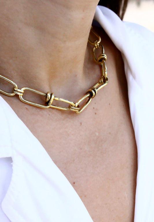 Gold chunky chain necklace