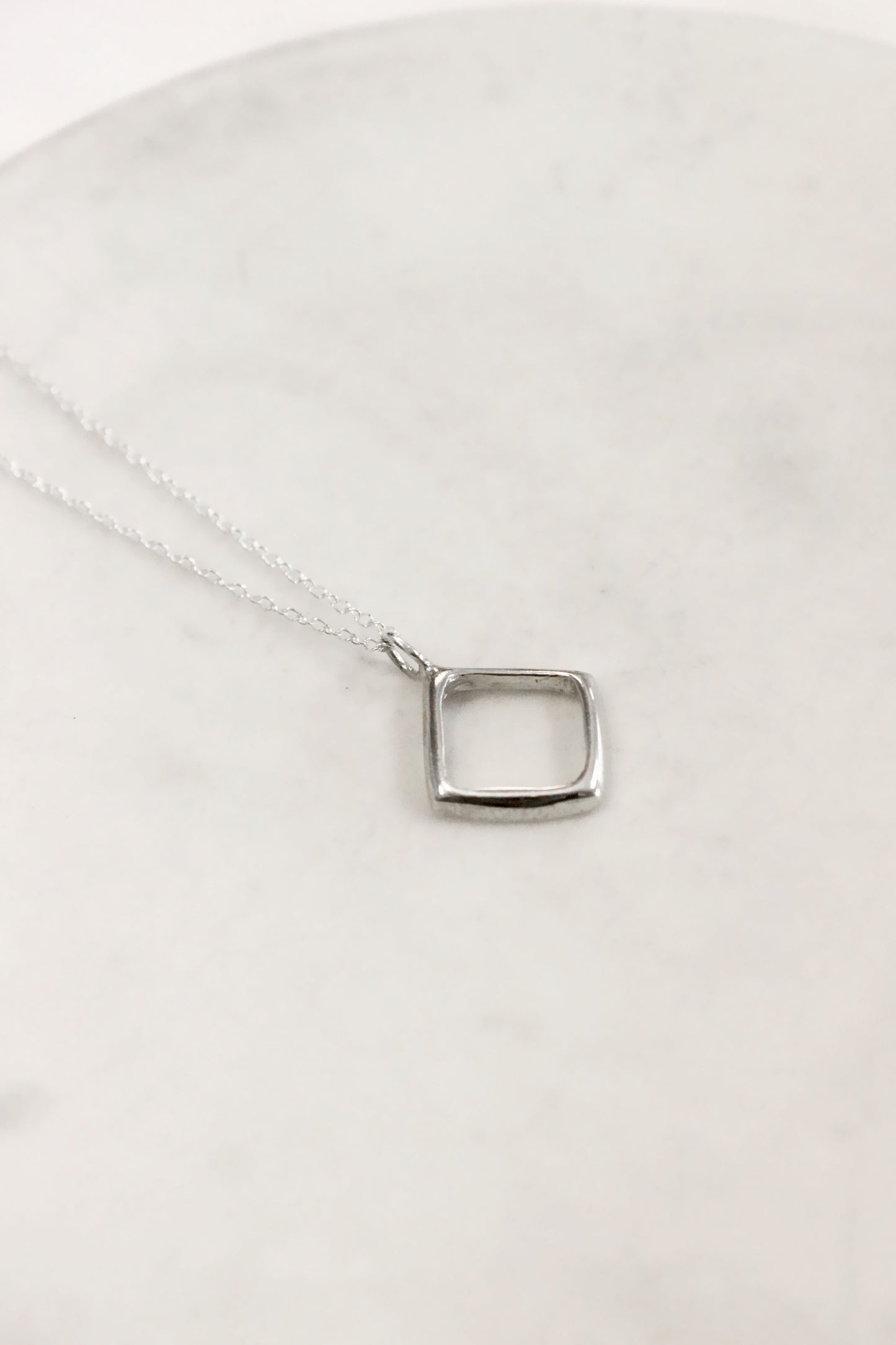 Etri Necklace Silver