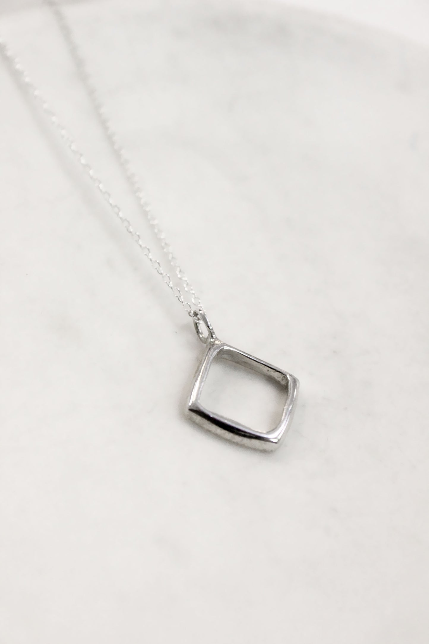 Etri Necklace Silver