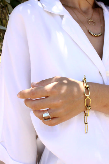 Gold bracelet and ring 