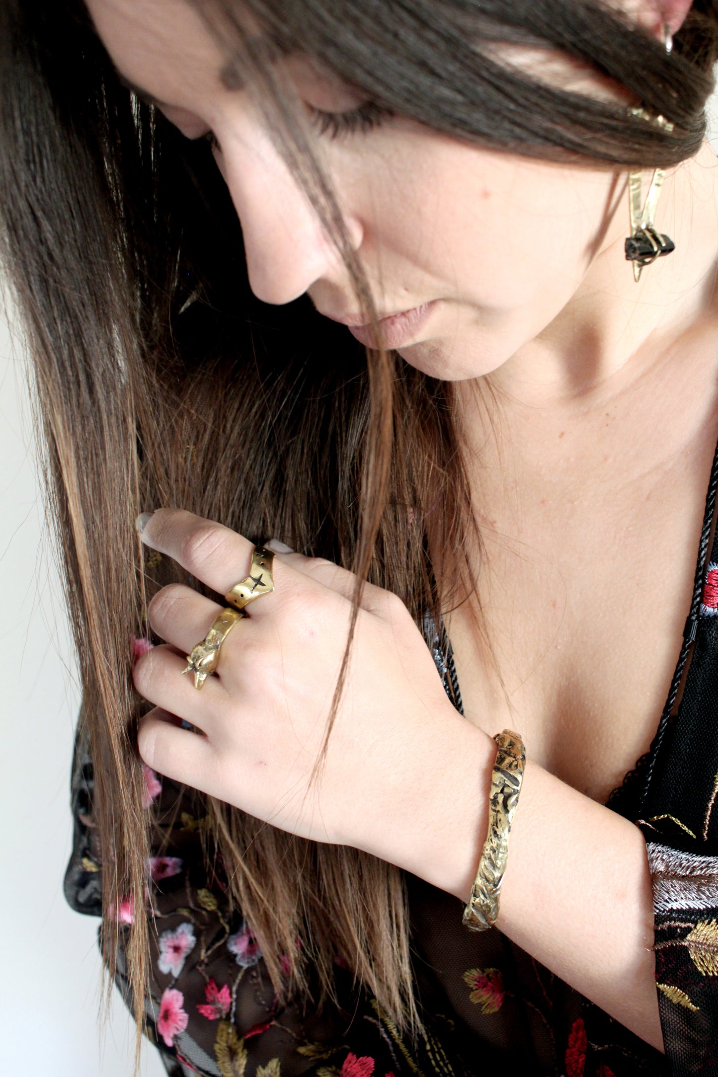 V Ring Gold