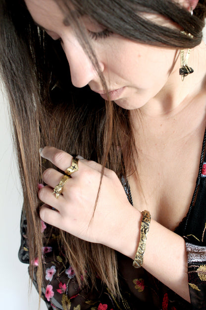 V Ring Gold