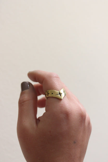 V Ring Gold