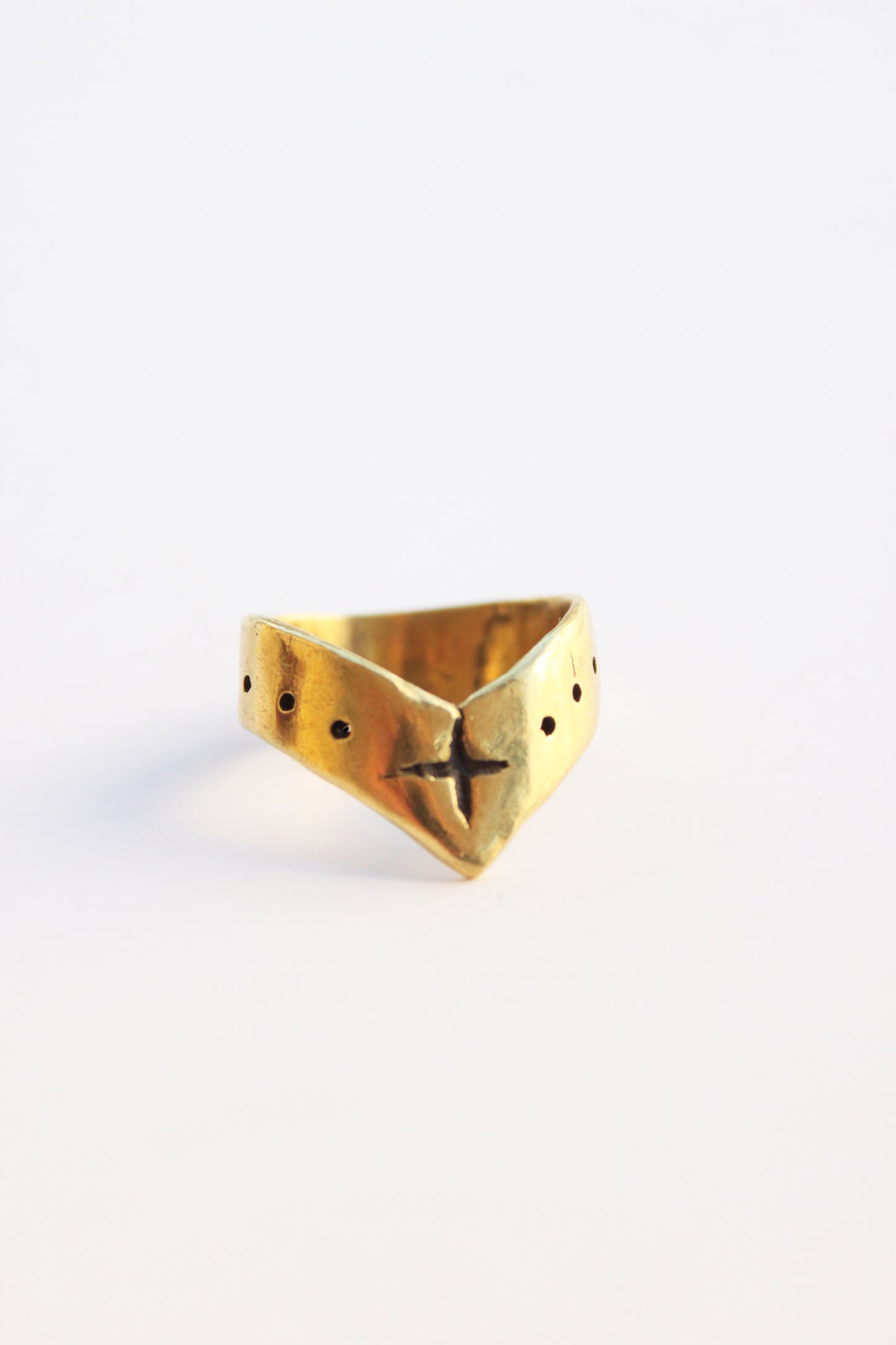 V Ring Gold