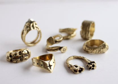 V Ring Gold