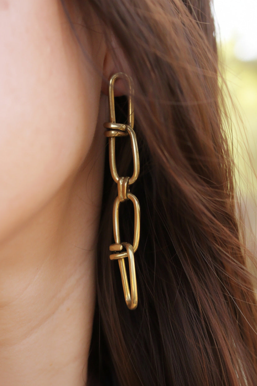 Gold chain link earring bronze