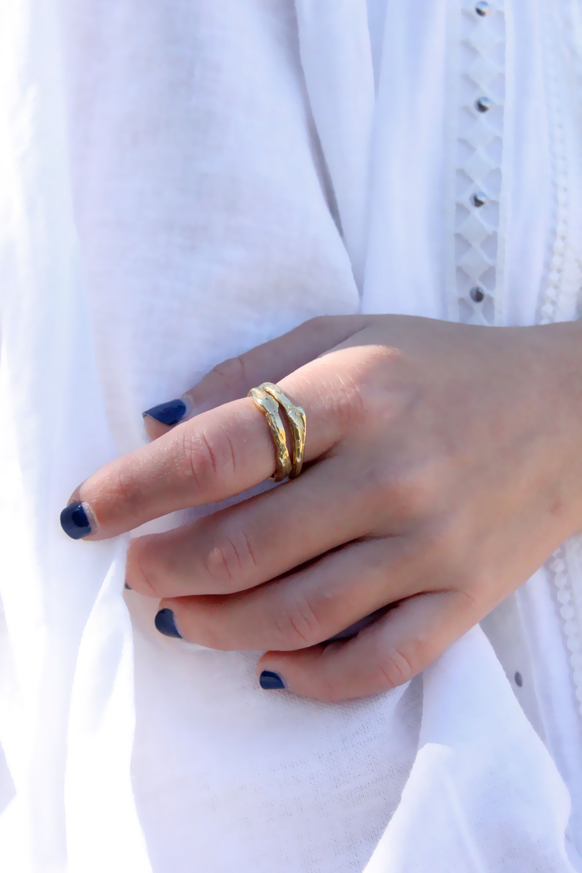 Set of two gold rings 