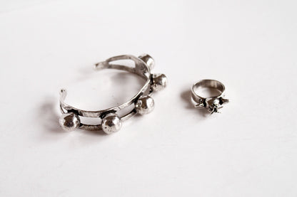Silver ring and bracelet 