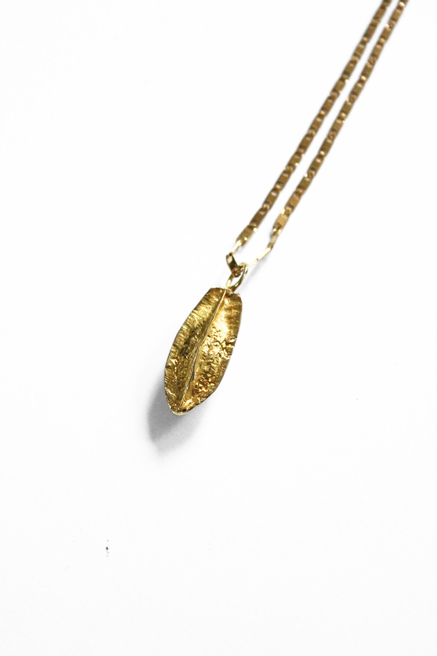 Pot Necklace Gold