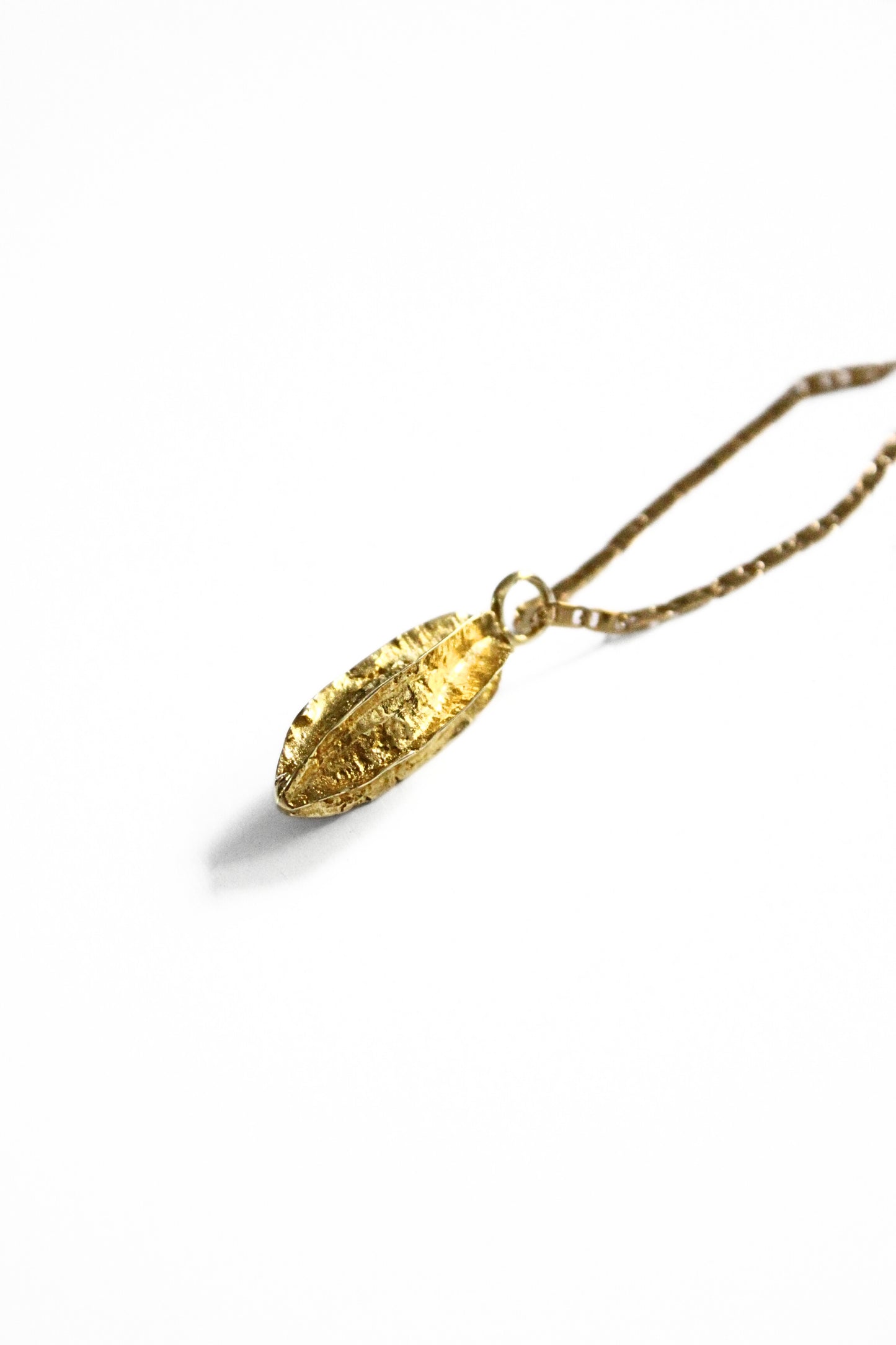 Pot Necklace Gold