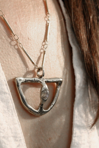 Silver necklace with moonstone 