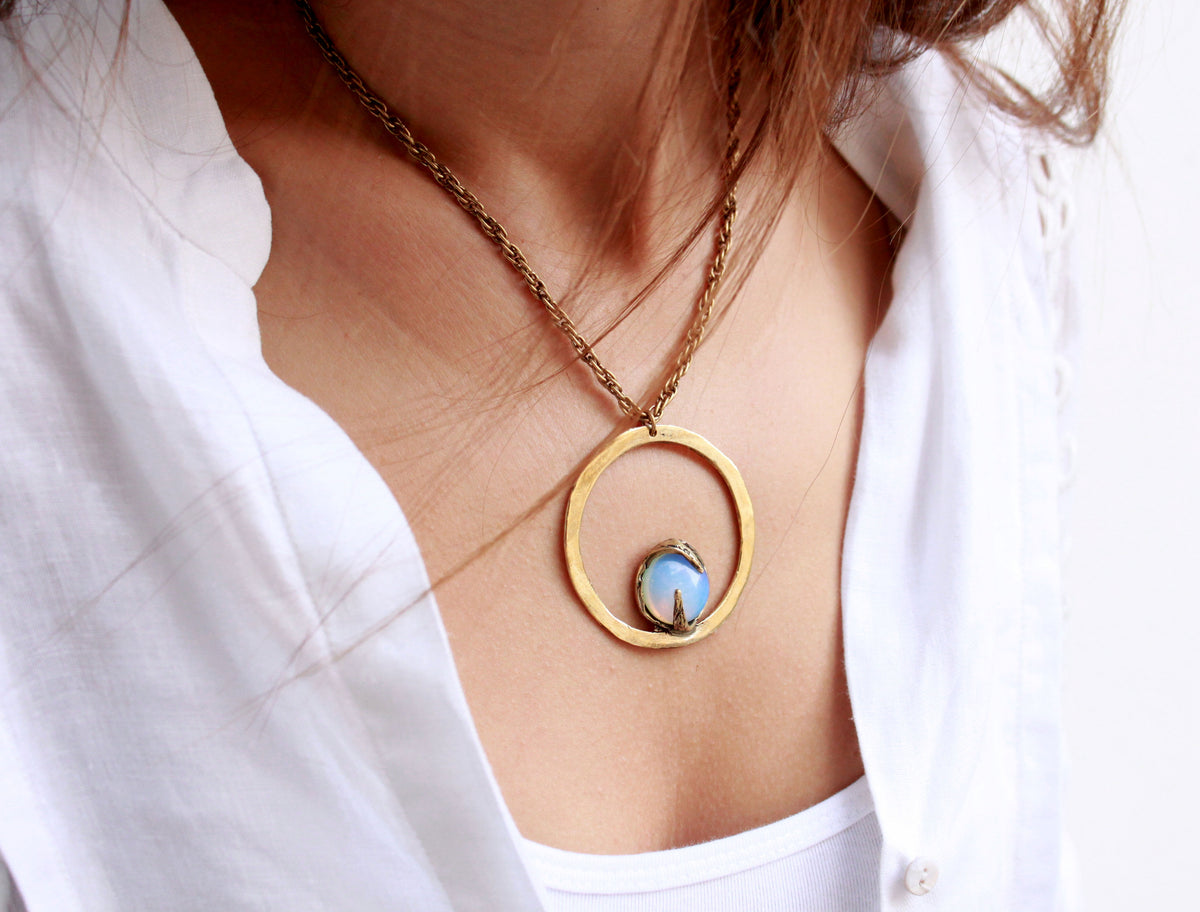 Iris Necklace Gold
