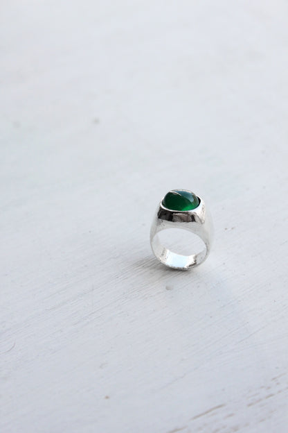 Sterling silver chevalier ring with a green onyx crystal
