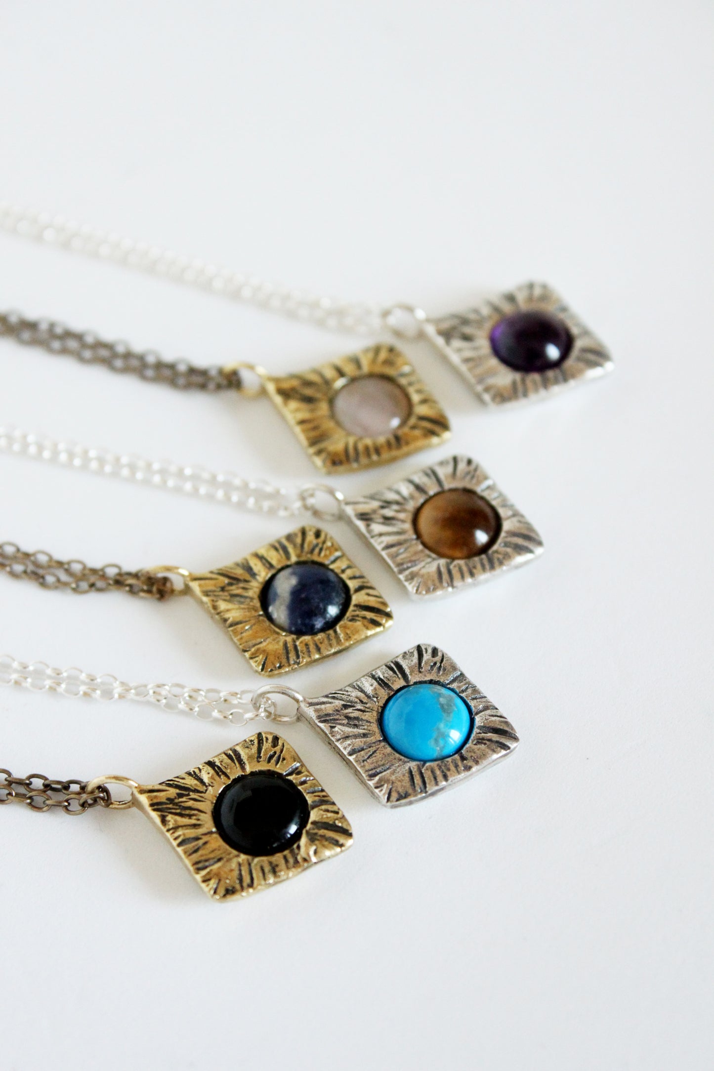 minimal rhombus necklaces with stones