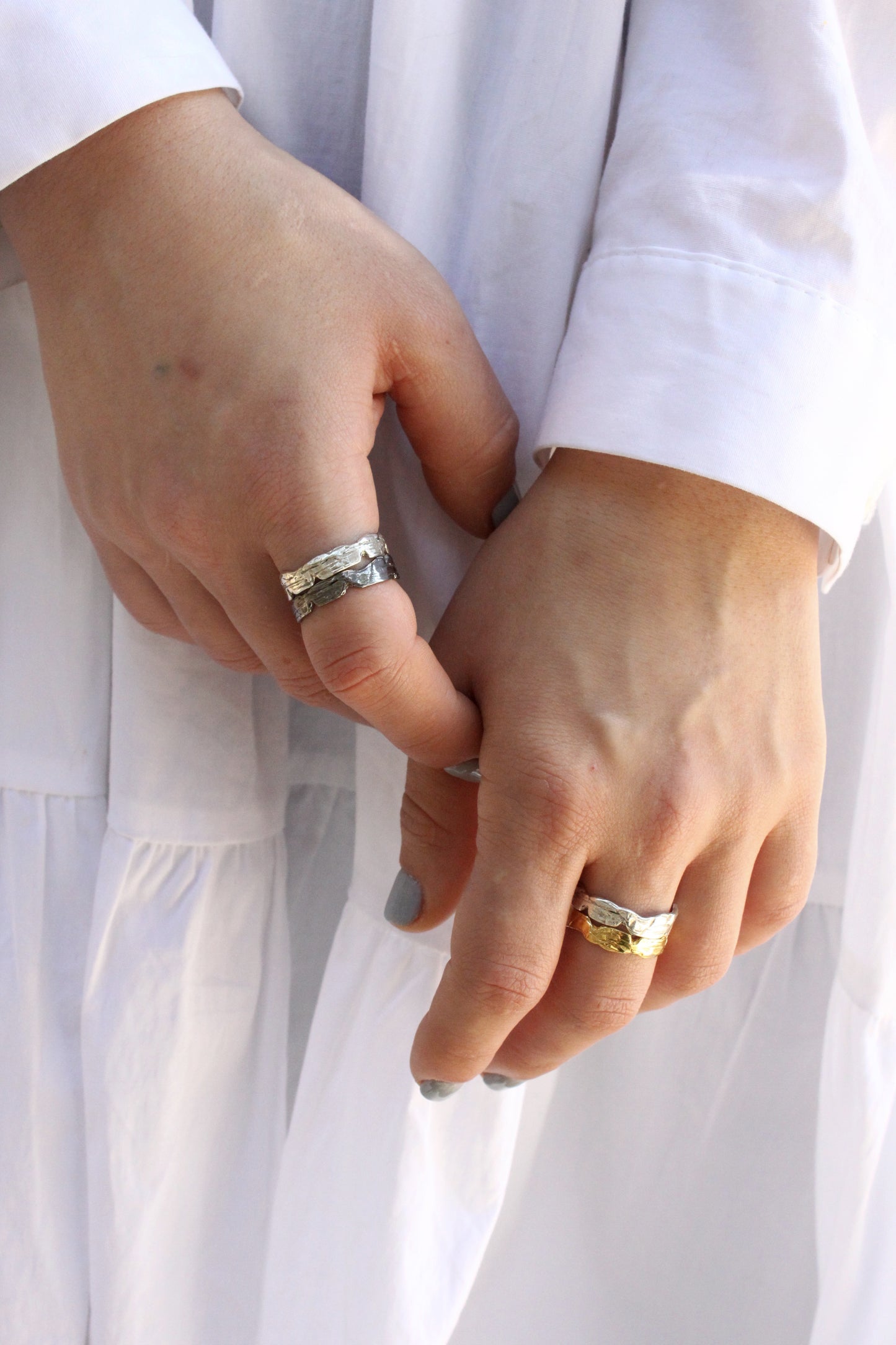 minimal silver band rings