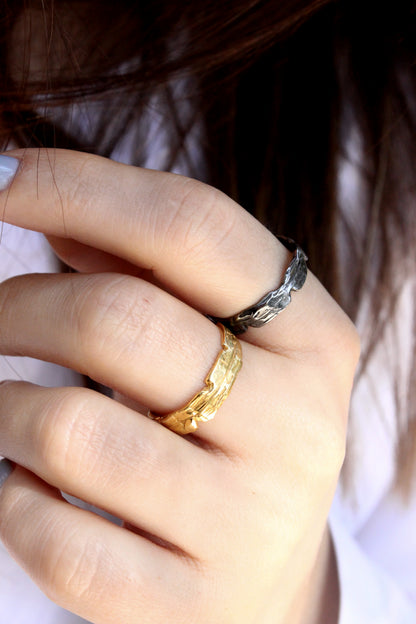 Black and gold skinny rings