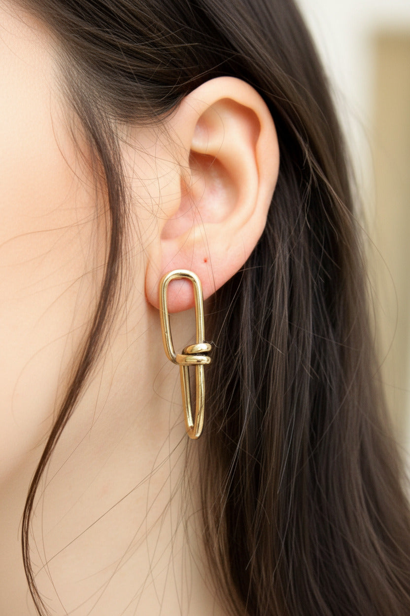 Gold earring knot