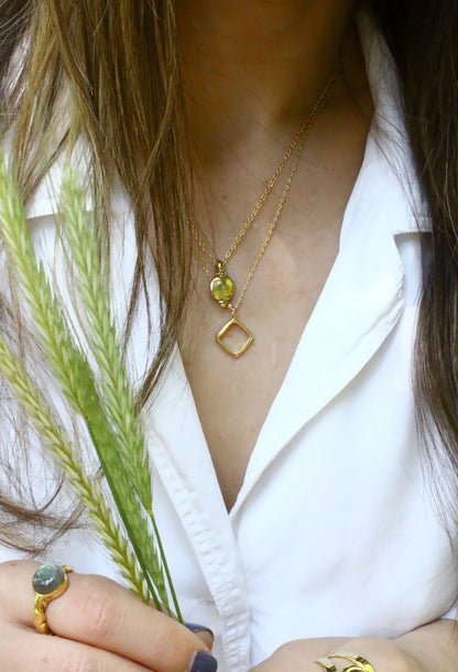Etri Necklace Gold