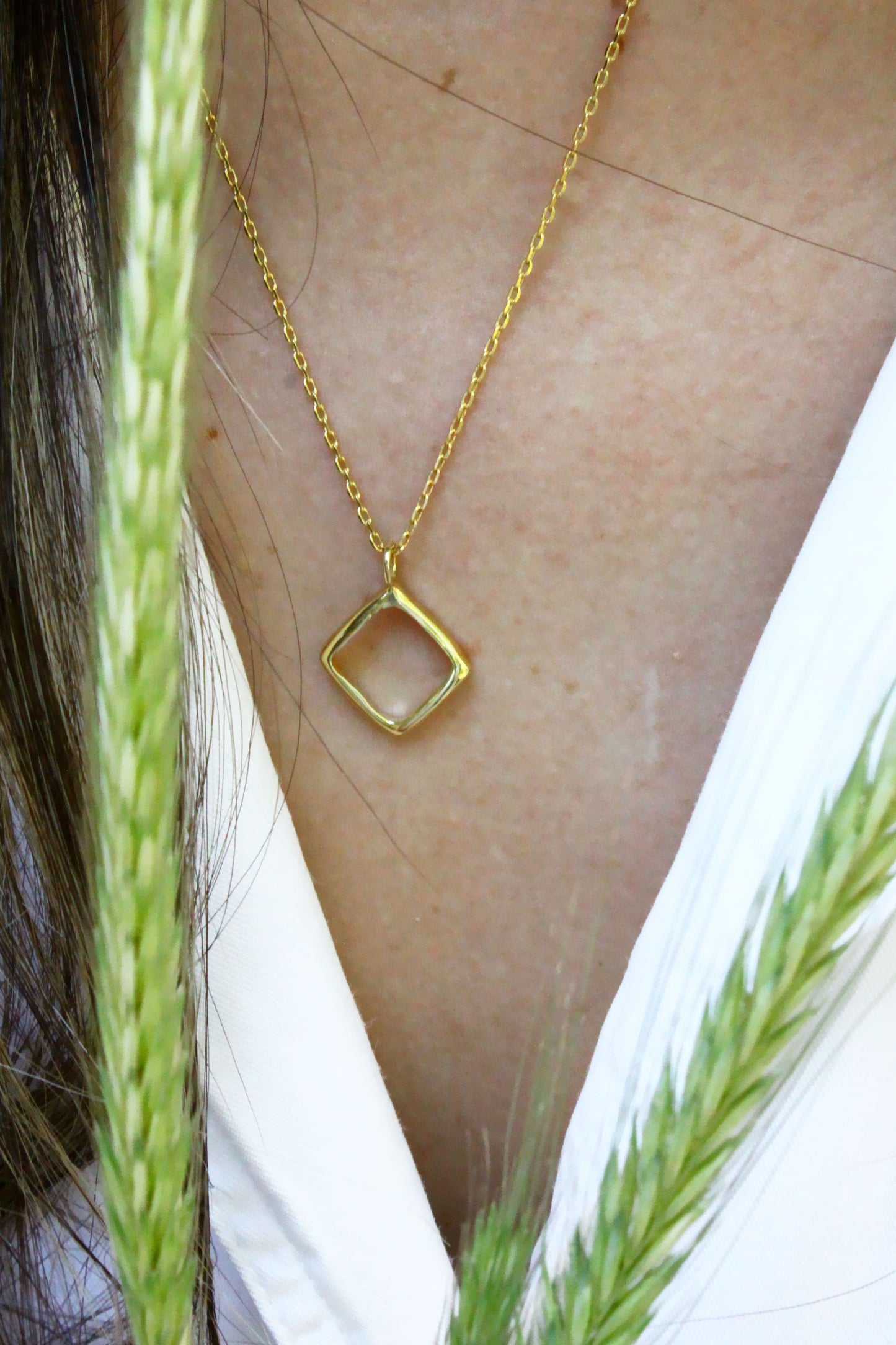 Etri Necklace Gold