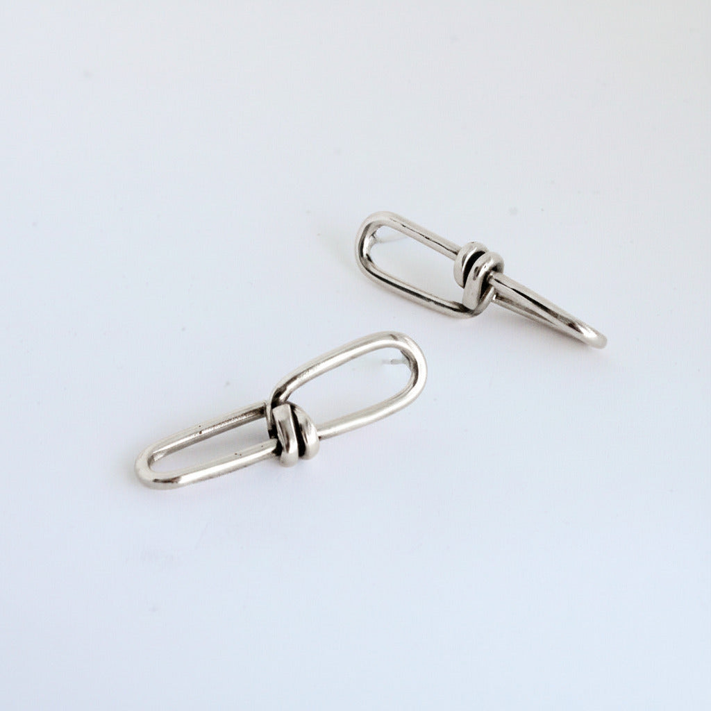Pair of silver chain earrings 