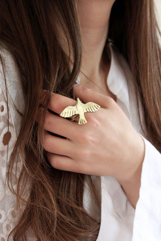 Gold bird-shaped ring o