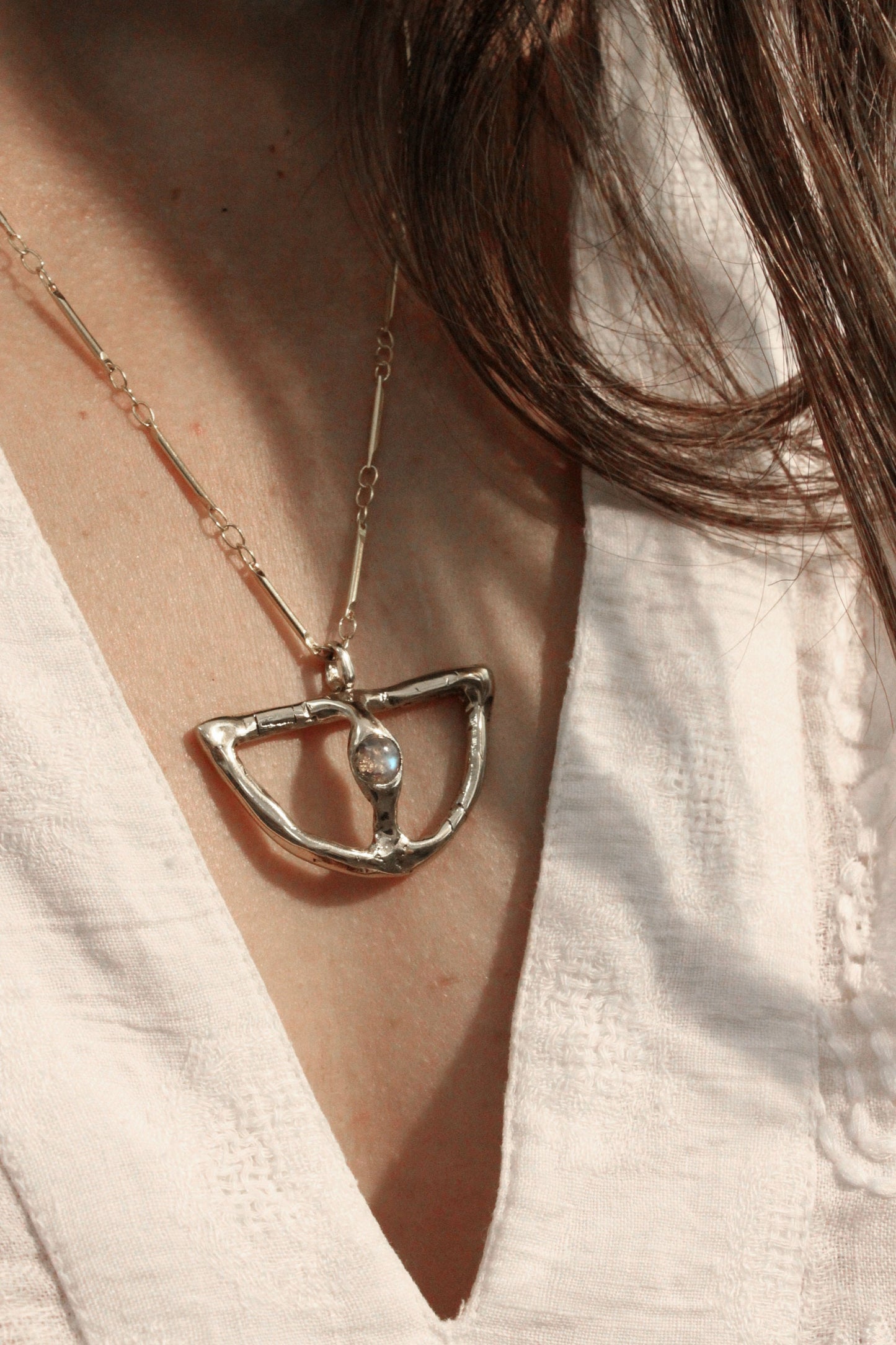 Necklace with a unique moonstone pendant 