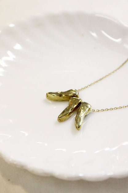 Cyno Point Necklace Gold
