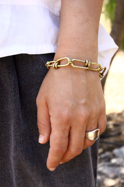 Gold chain bracelet