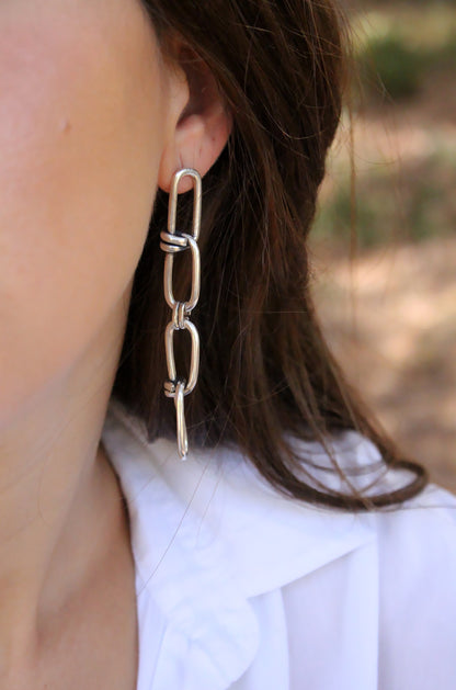  silver chain link earring 